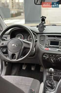 Хэтчбек Kia Rio 2010 в Львове