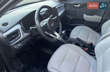 Седан Kia Rio 2017 в Николаеве