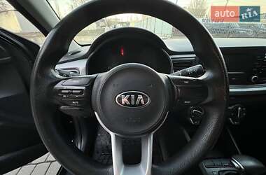 Седан Kia Rio 2017 в Николаеве