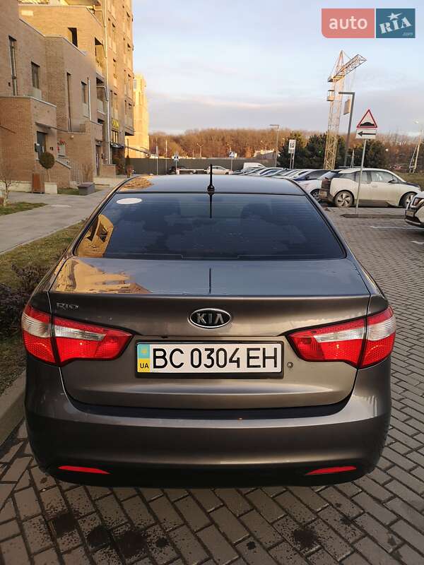 Седан Kia Rio 2012 в Львові