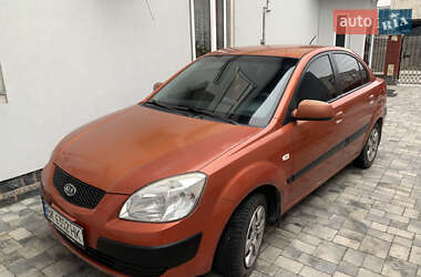 Седан Kia Rio 2006 в Рівному