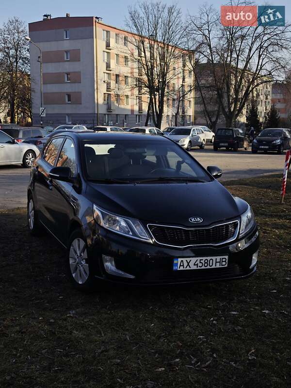 Хэтчбек Kia Rio 2012 в Харькове