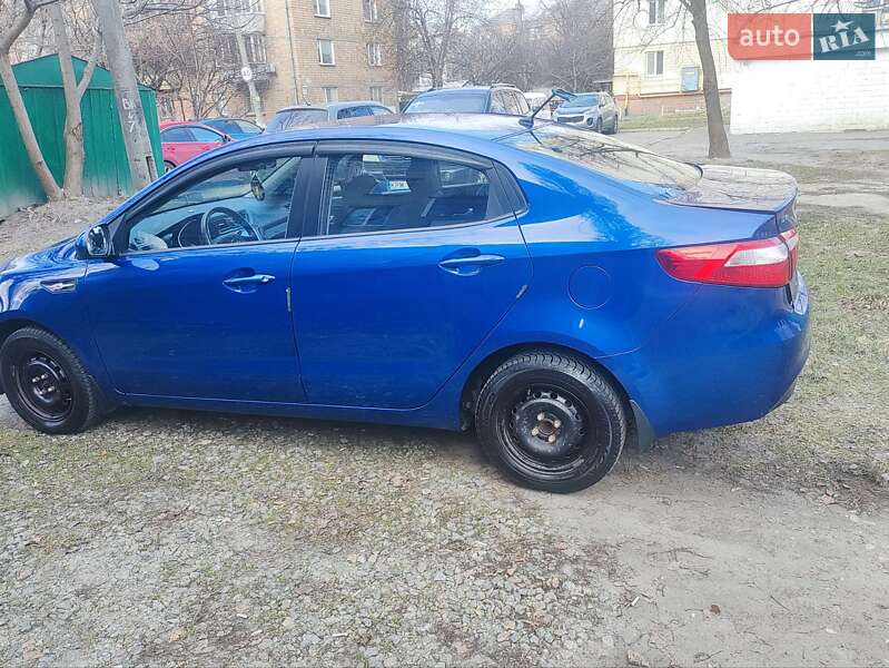Седан Kia Rio 2011 в Києві