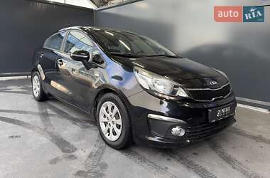 Седан Kia Rio 2017 в Киеве