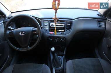 Седан Kia Rio 2008 в Кременце