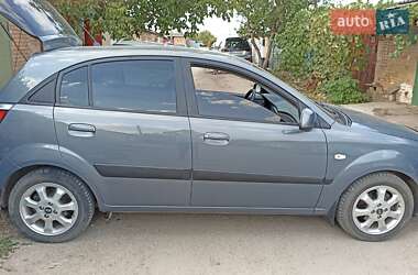 Хэтчбек Kia Rio 2006 в 