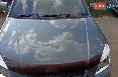 Хэтчбек Kia Rio 2006 в 