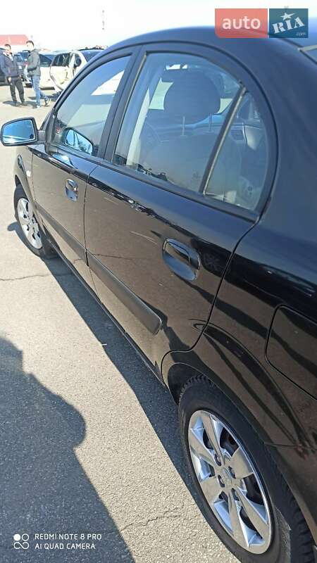 Седан Kia Rio 2008 в Обухове