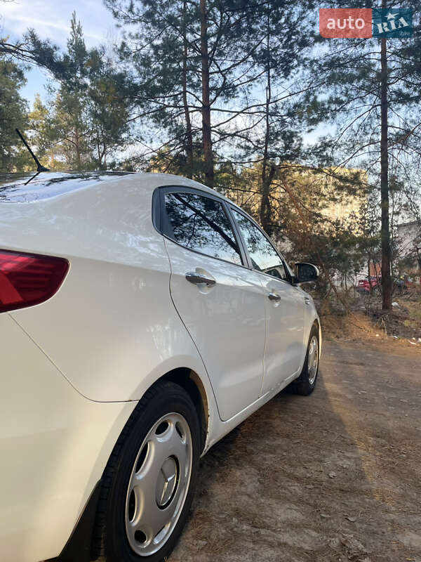 Седан Kia Rio 2011 в Киеве
