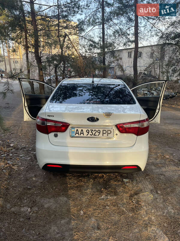 Седан Kia Rio 2011 в Киеве