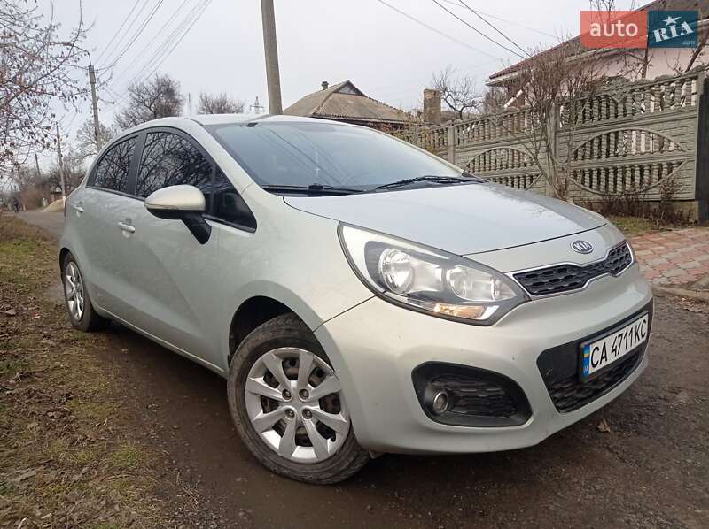 Хетчбек Kia Rio 2012 в Смілі