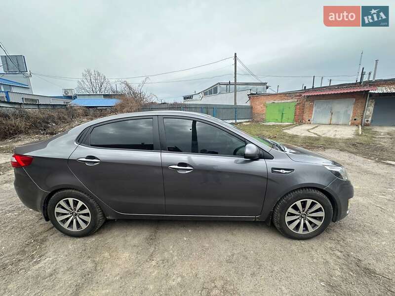 Седан Kia Rio 2013 в Полтаві