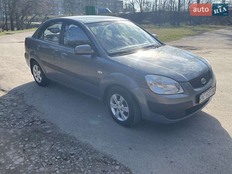 Седан Kia Rio 2008 в Львові