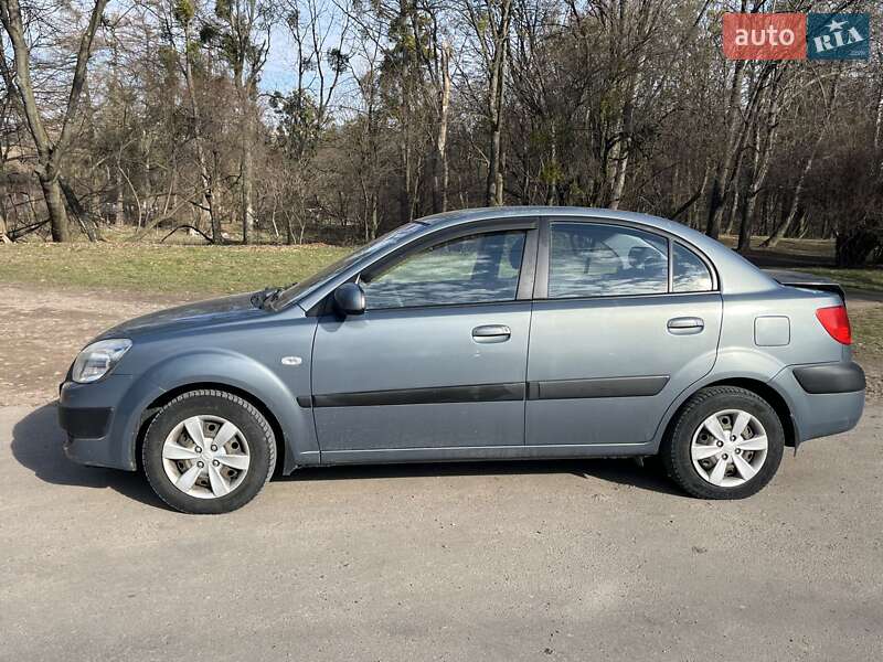 Седан Kia Rio 2008 в Львові
