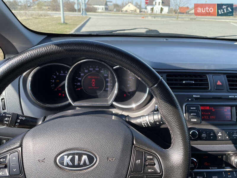 Хетчбек Kia Rio 2011 в Городку