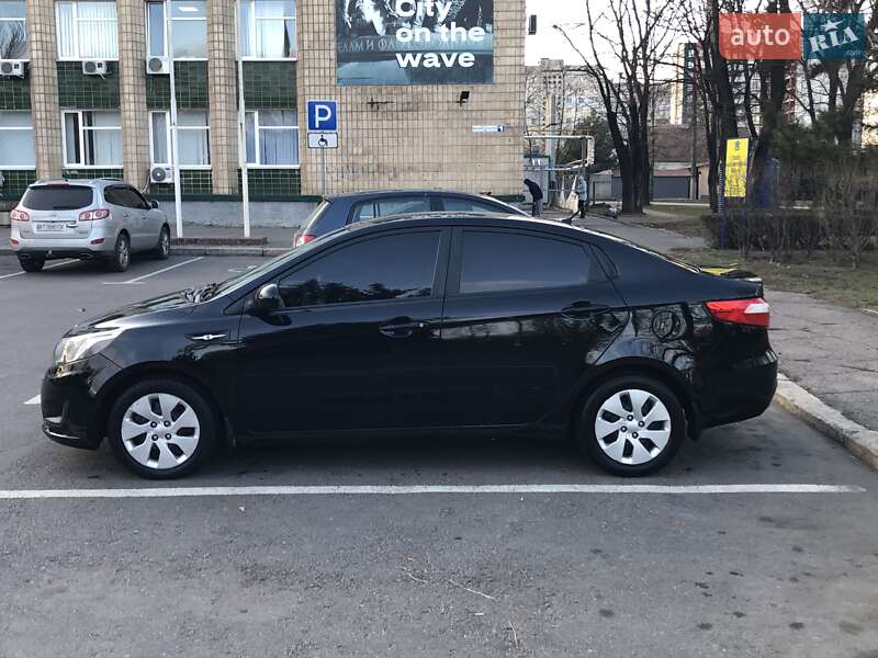 Седан Kia Rio 2011 в 