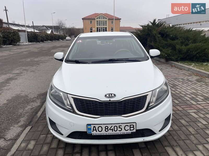 Седан Kia Rio 2012 в 