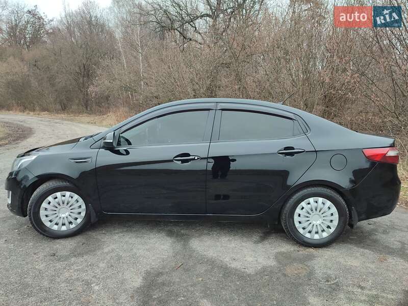 Седан Kia Rio 2013 в Киеве