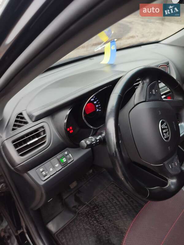 Седан Kia Rio 2013 в Киеве
