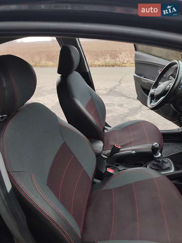 Седан Kia Rio 2013 в Киеве