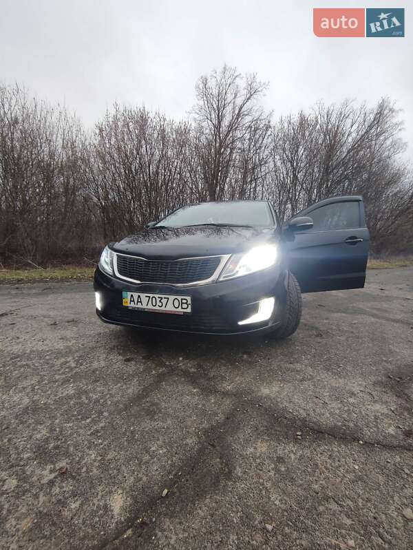Седан Kia Rio 2013 в Киеве