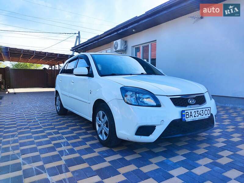 Хэтчбек Kia Rio 2010 в Кропивницком