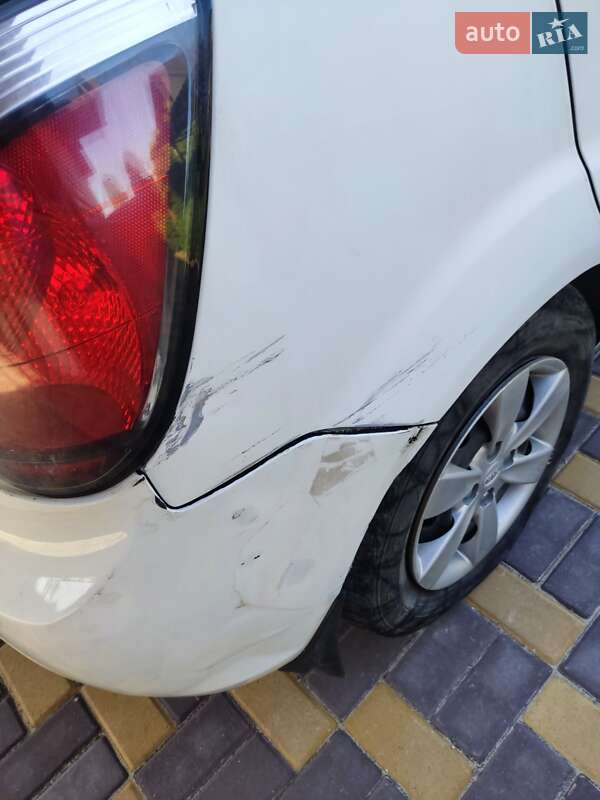 Хэтчбек Kia Rio 2010 в Кропивницком