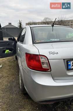 Седан Kia Rio 2011 в 