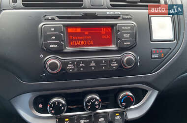 Хэтчбек Kia Rio 2012 в 