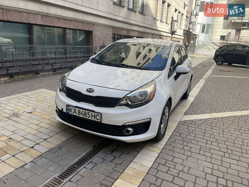Седан Kia Rio 2017 в 