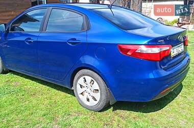 Седан Kia Rio 2013 в 