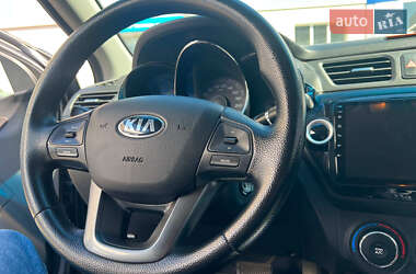 Седан Kia Rio 2013 в 