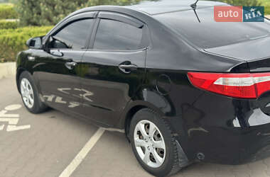Седан Kia Rio 2013 в 
