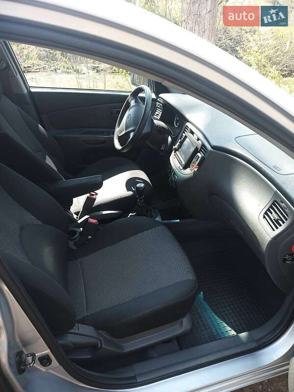 Хетчбек Kia Rio 2006 в Тлумачі