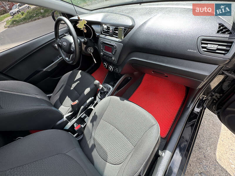 Седан Kia Rio 2013 в Полтаві