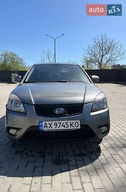 Седан Kia Rio 2010 в 
