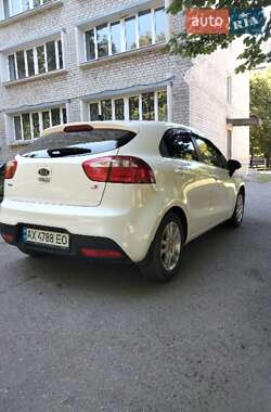 Хетчбек Kia Rio 2011 в 