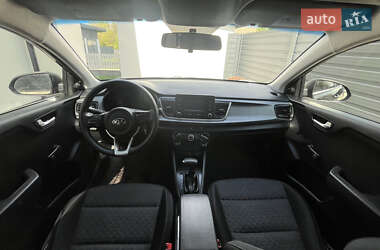 Седан Kia Rio 2017 в 