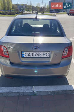 Седан Kia Rio 2011 в 