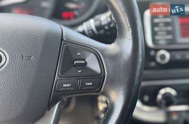 Хэтчбек Kia Rio 2016 в 