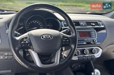 Хэтчбек Kia Rio 2016 в 