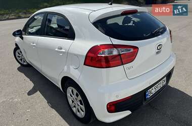 Хэтчбек Kia Rio 2016 в 