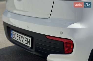 Хэтчбек Kia Rio 2016 в 
