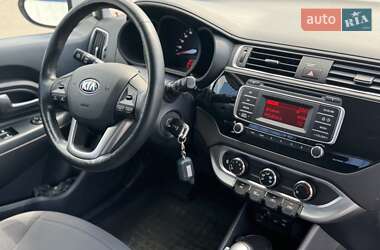 Хэтчбек Kia Rio 2016 в 