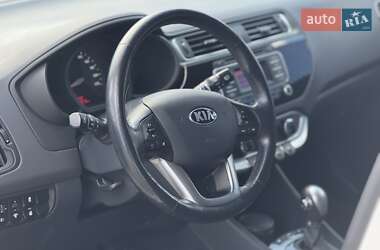 Хэтчбек Kia Rio 2016 в 