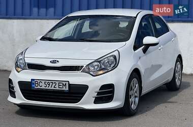 Хэтчбек Kia Rio 2016 в 