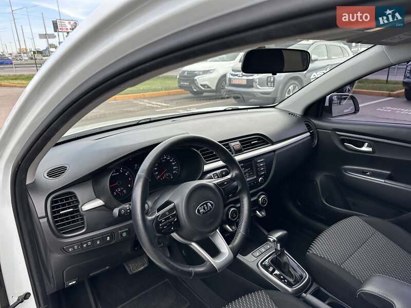 Седан Kia Rio 2018 в Киеве