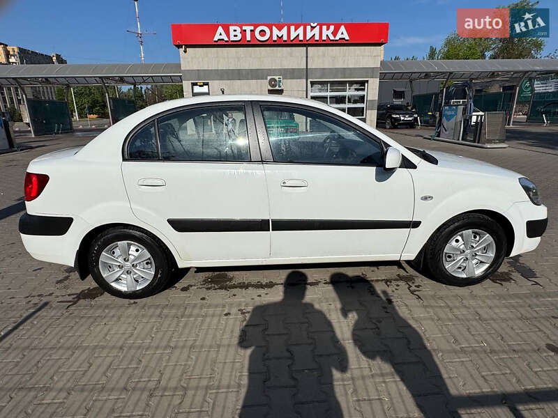 Седан Kia Rio 2009 в Кривом Роге фото 2 Седан Kia Rio 2009 в Кривом Роге