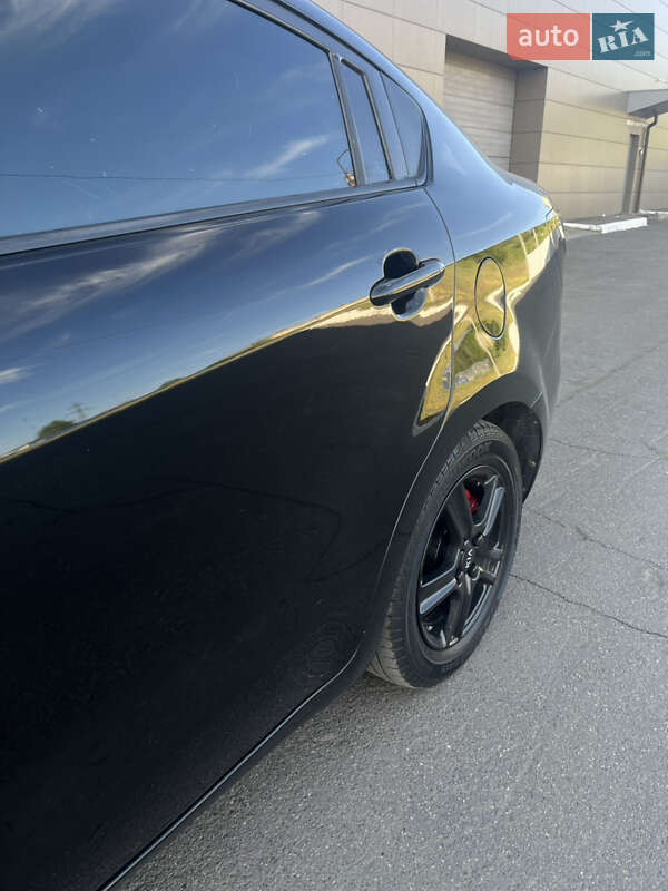 Седан Kia Rio 2011 в Кривому Розі
