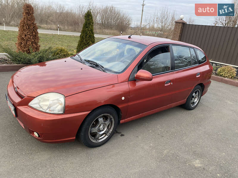 Хэтчбек Kia Rio 2005 в Благовещенском